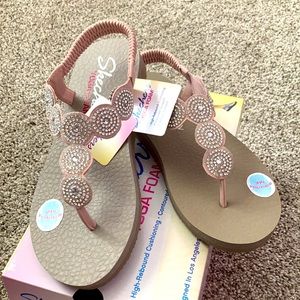 NWT Sketcher yoga pink stars and sparkles sandal